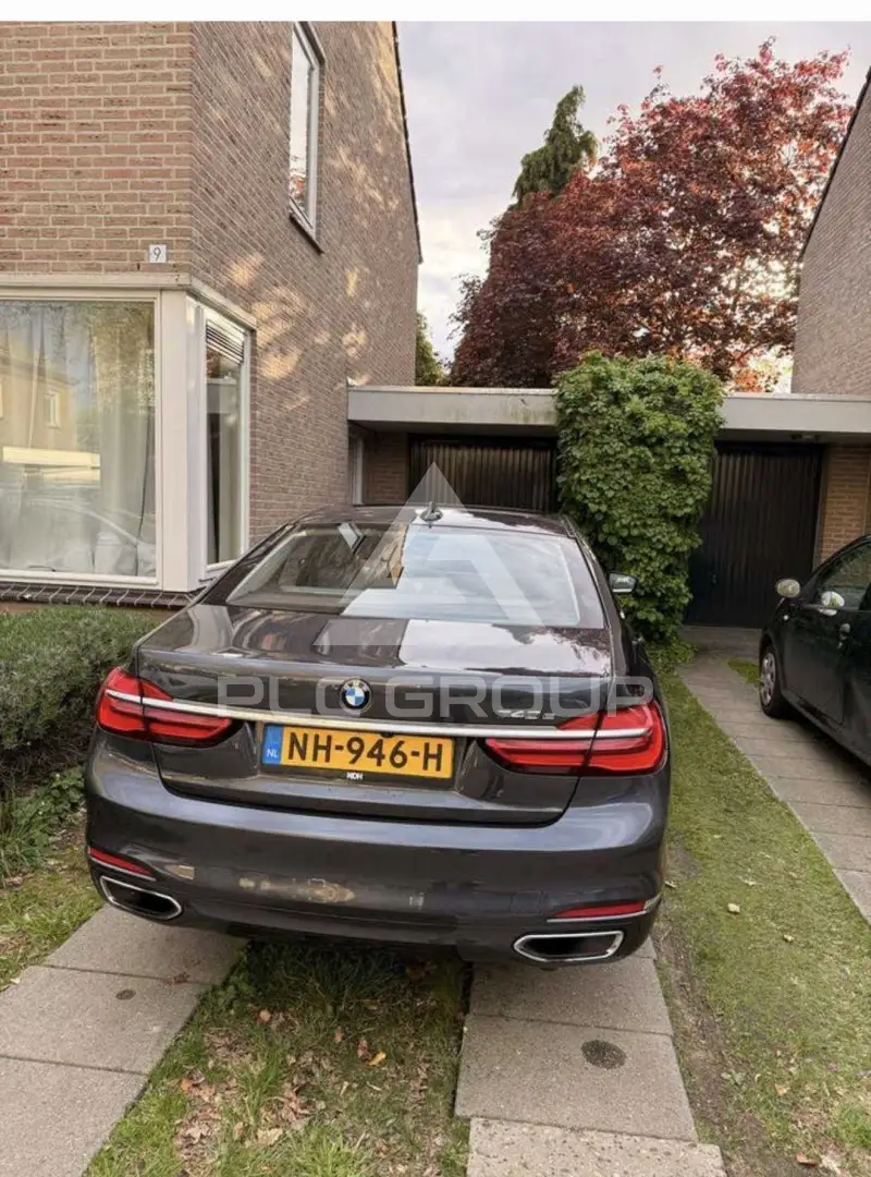2017 BMW 740