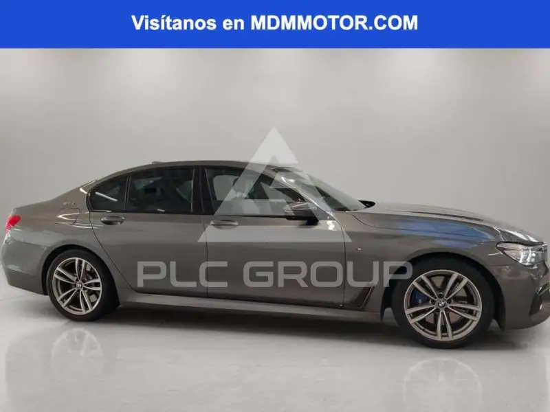 2017 BMW 740