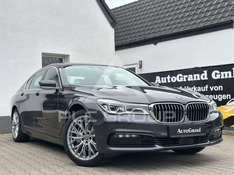 2017 BMW 740