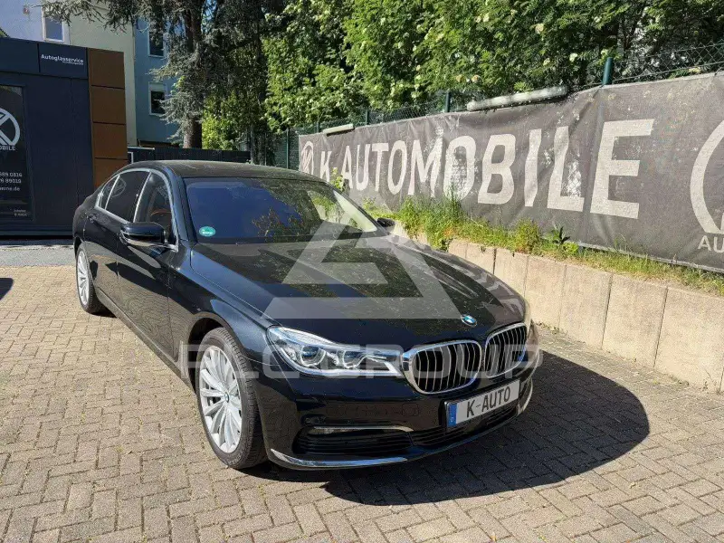 2017 BMW 740