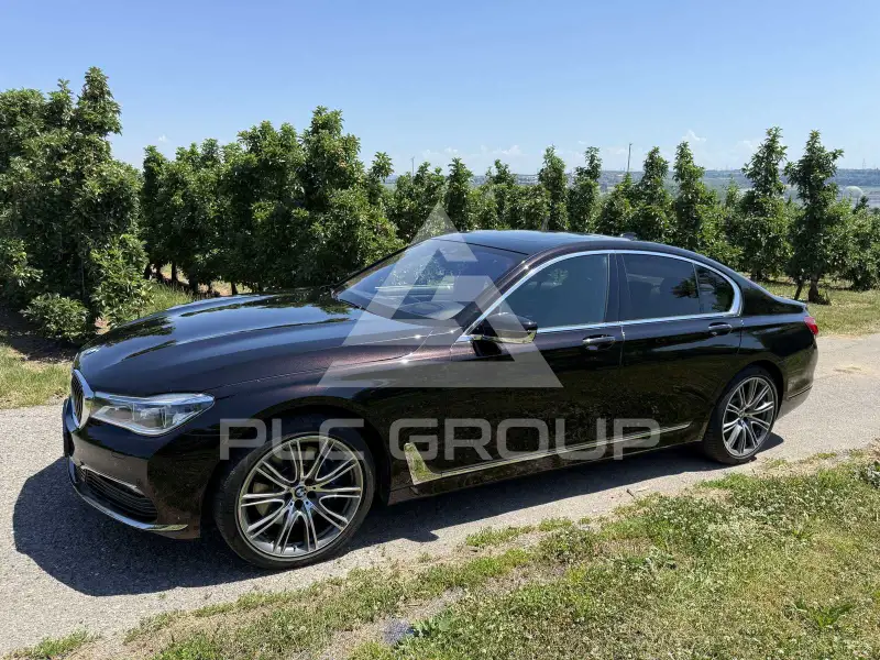 2017 BMW 750