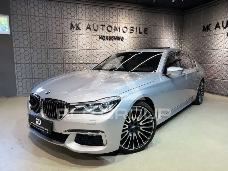 2017 BMW 750