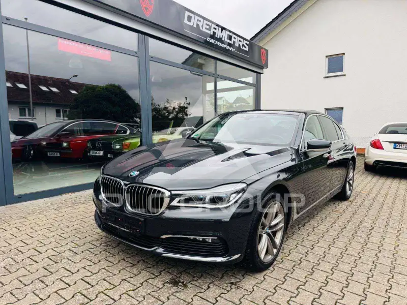 2017 BMW 750