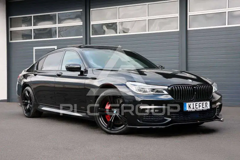 2017 BMW 750