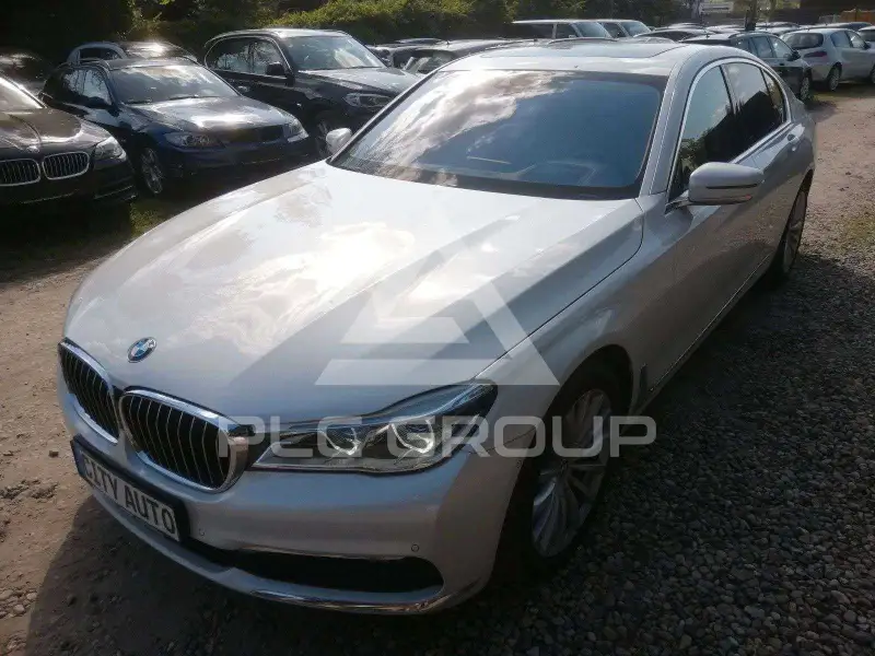 2017 BMW 750