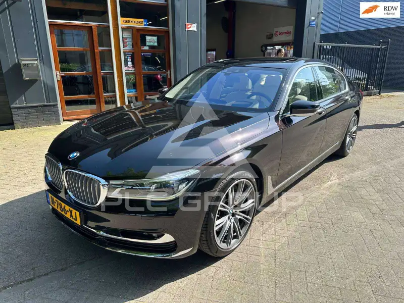2017 BMW 750