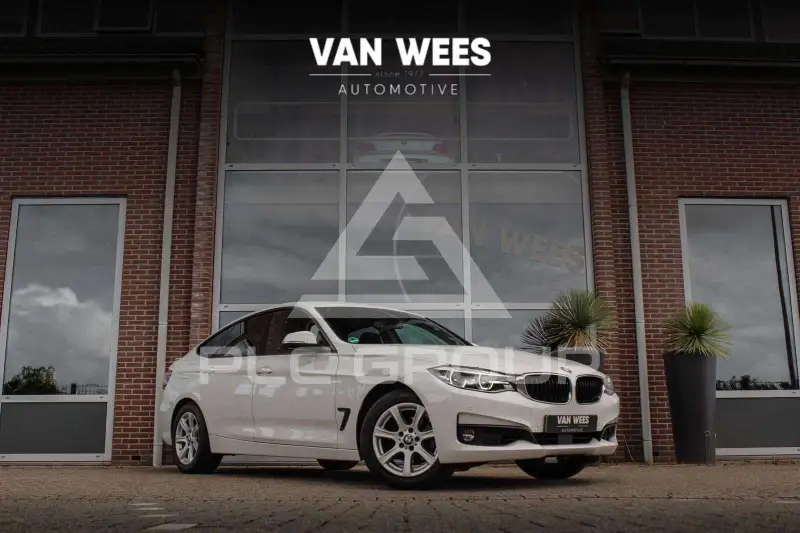 2017 BMW 320