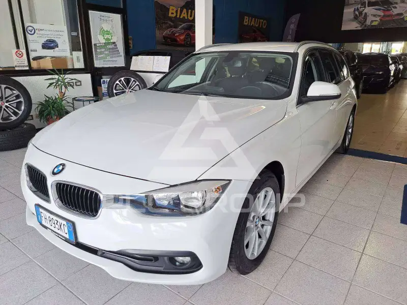 2017 BMW 318
