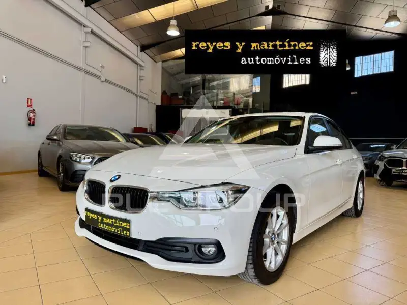 2017 BMW 318