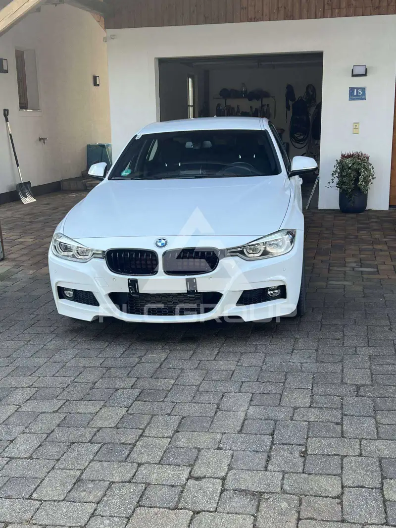 2017 BMW 318