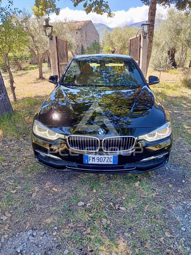 2017 BMW 318