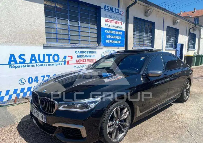 2017 BMW 745