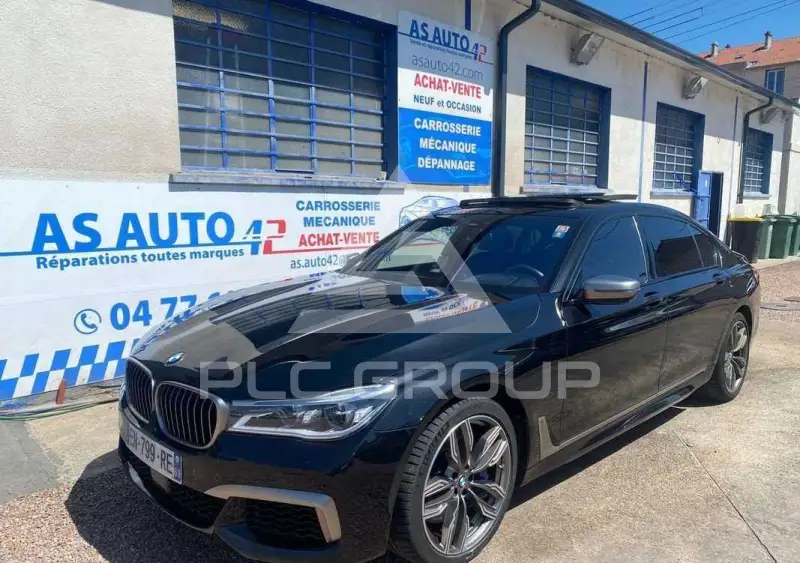 2017 BMW 745
