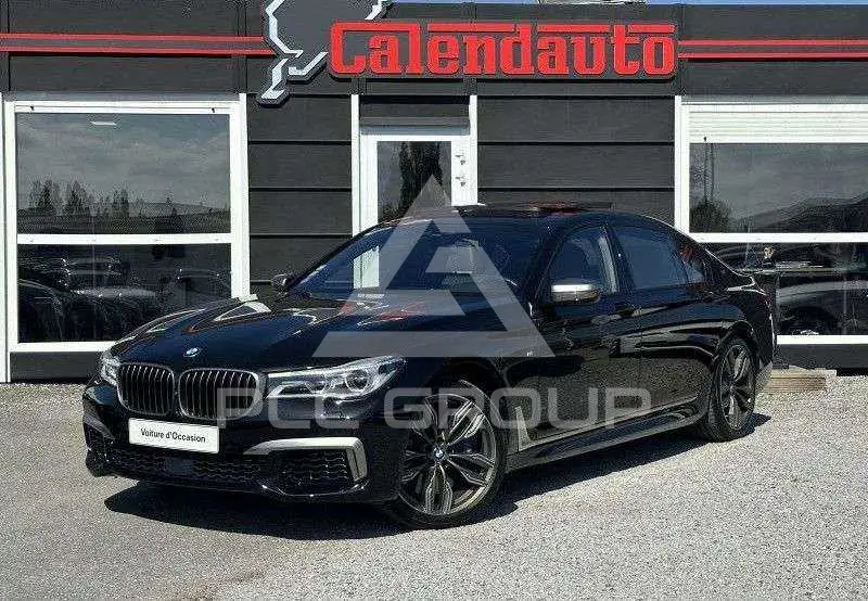 2017 BMW 745