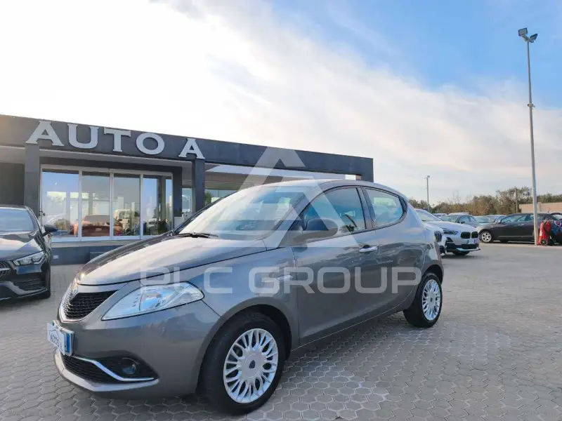 2017 Lancia YPSILON
