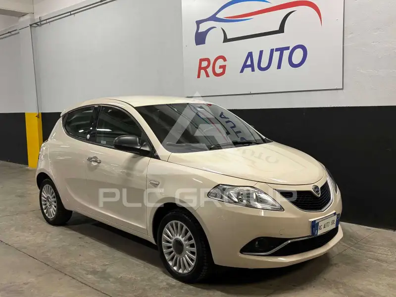2017 Lancia YPSILON