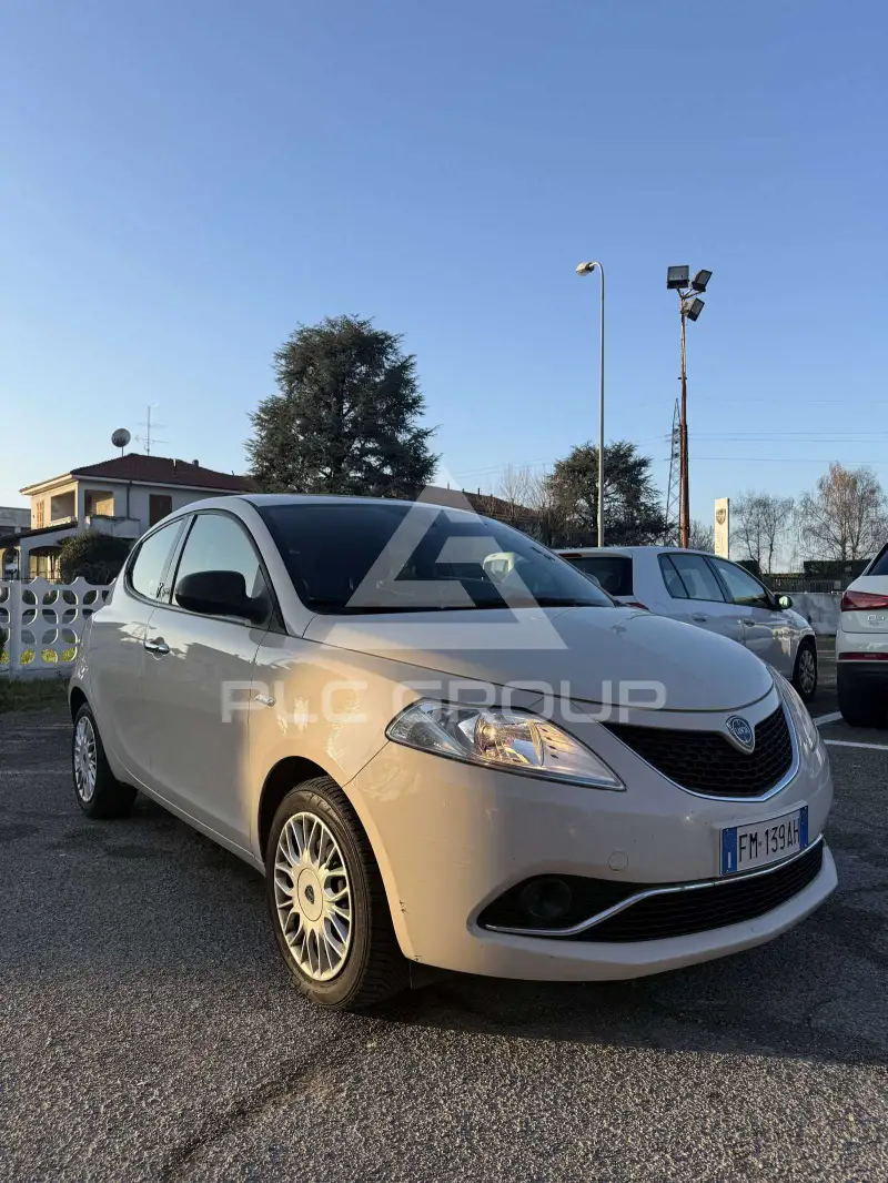 2017 Lancia YPSILON