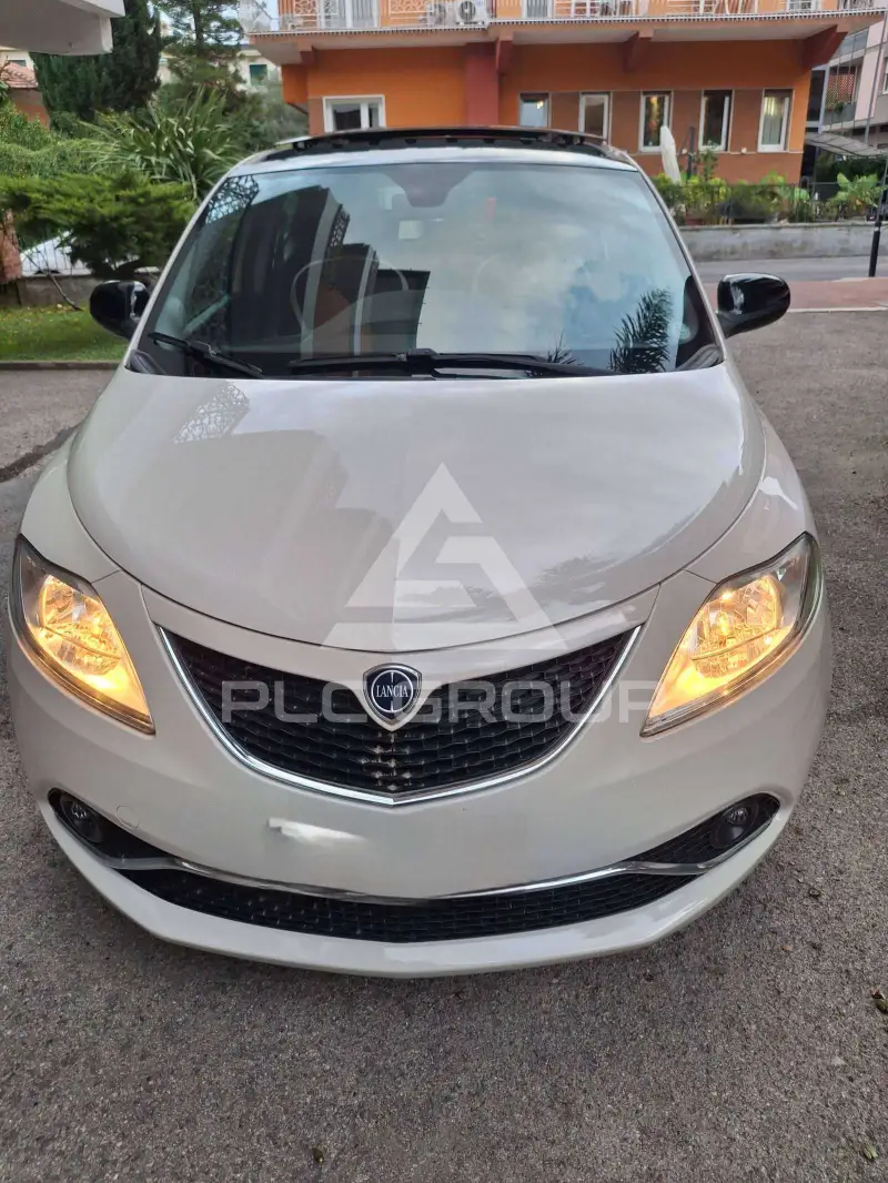 2017 Lancia YPSILON