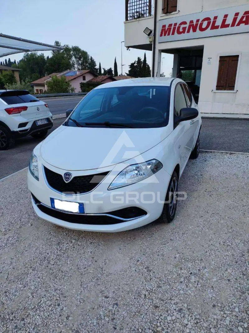 2017 Lancia YPSILON