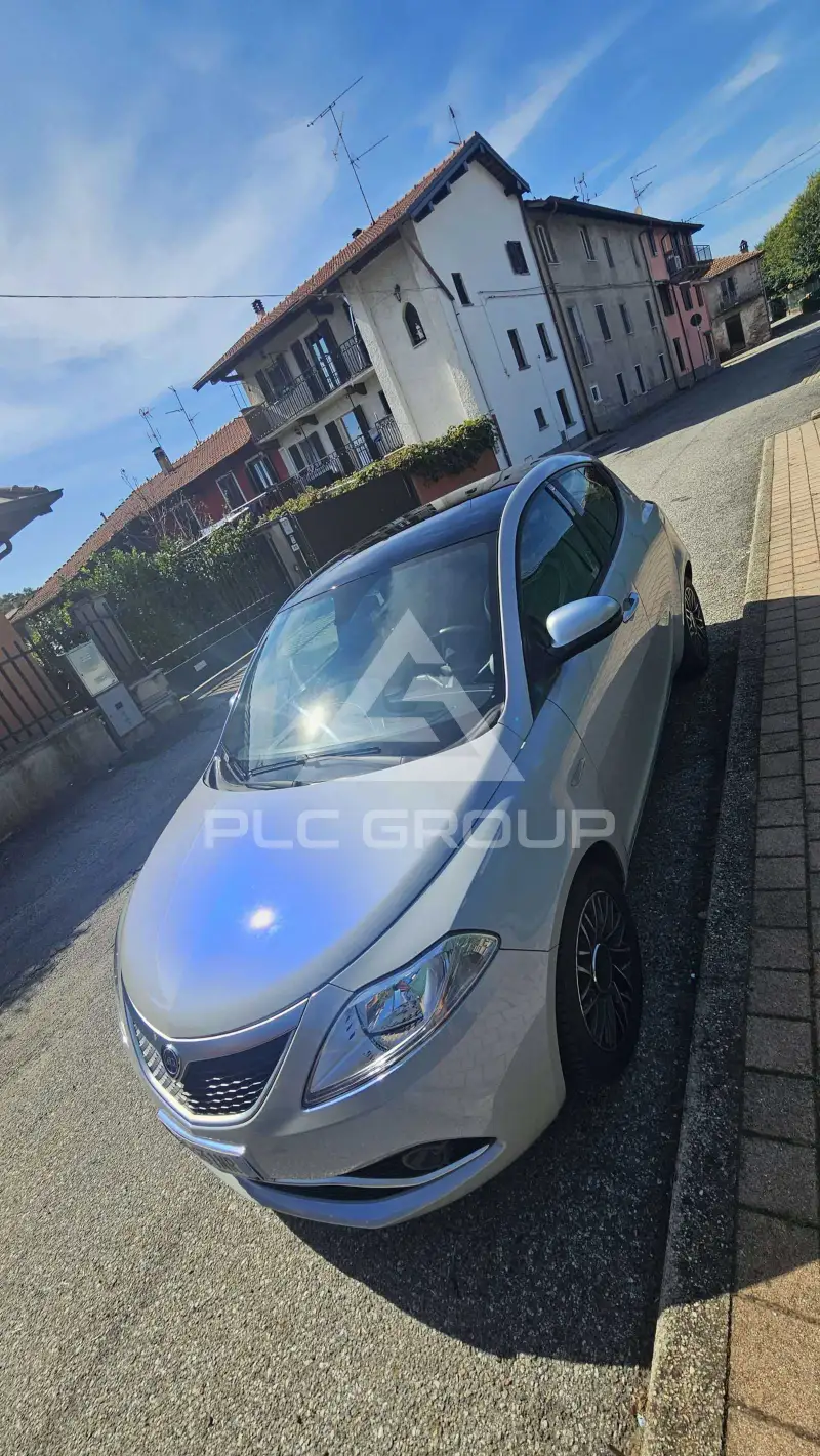 2017 Lancia YPSILON