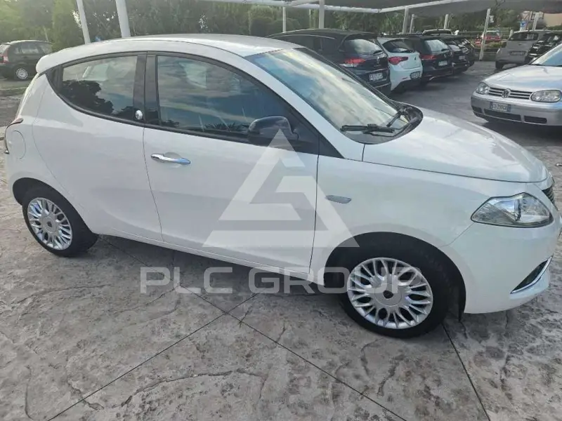 2017 Lancia YPSILON