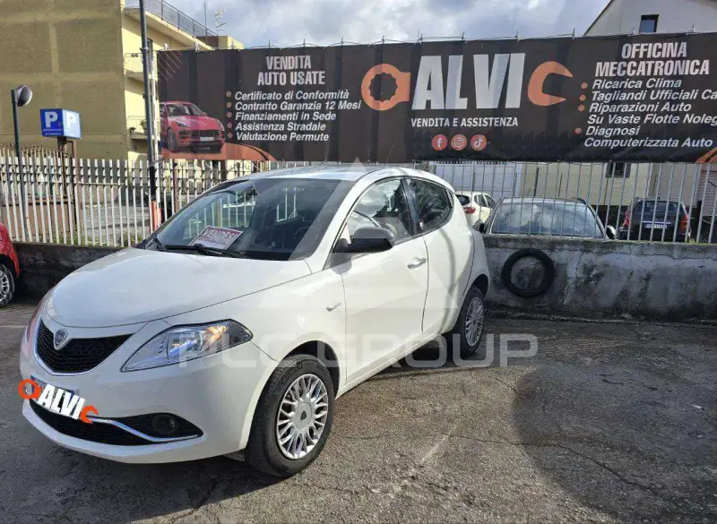2017 Lancia YPSILON