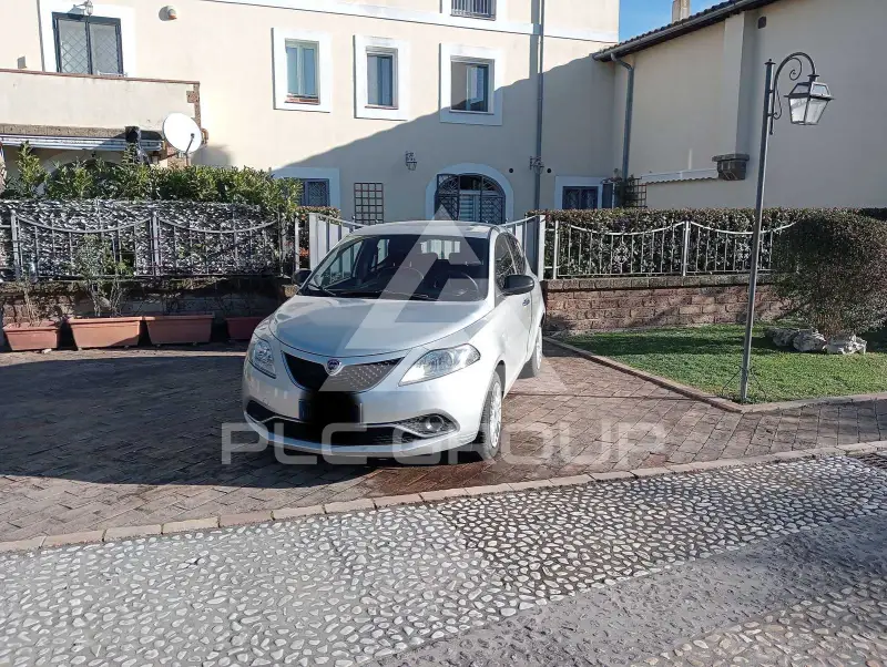 2017 Lancia YPSILON