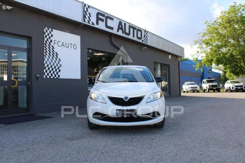 2017 Lancia YPSILON