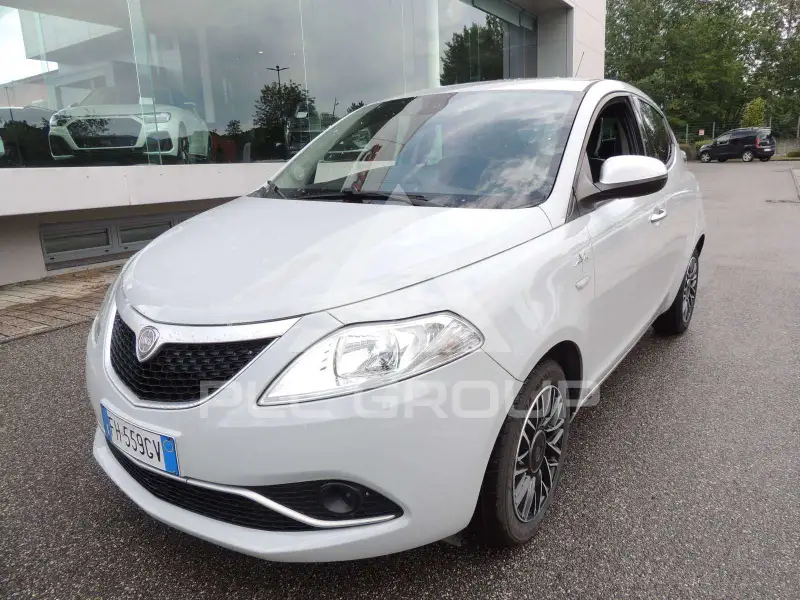 2017 Lancia YPSILON