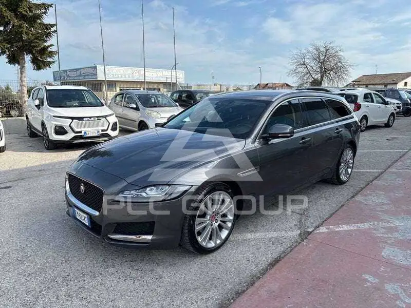 2017 Jaguar XF