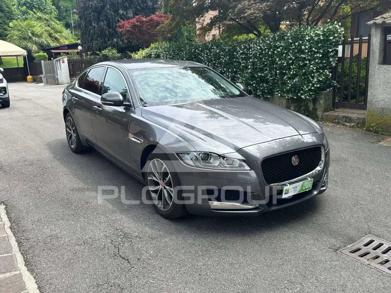 2017 Jaguar XF