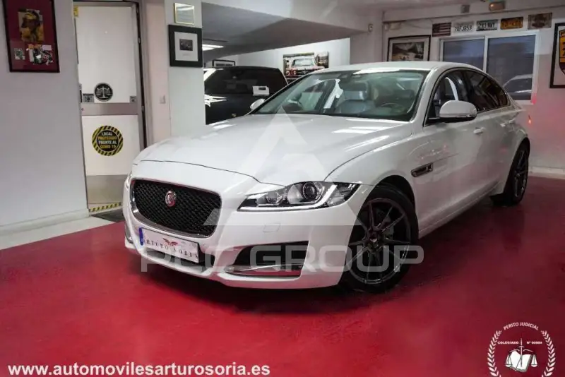 2017 Jaguar XF