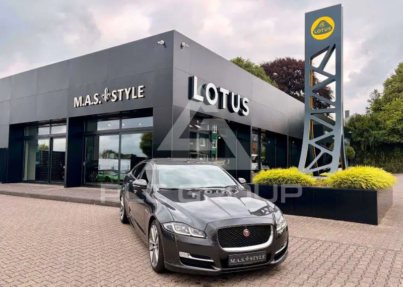 2017 Jaguar XJ