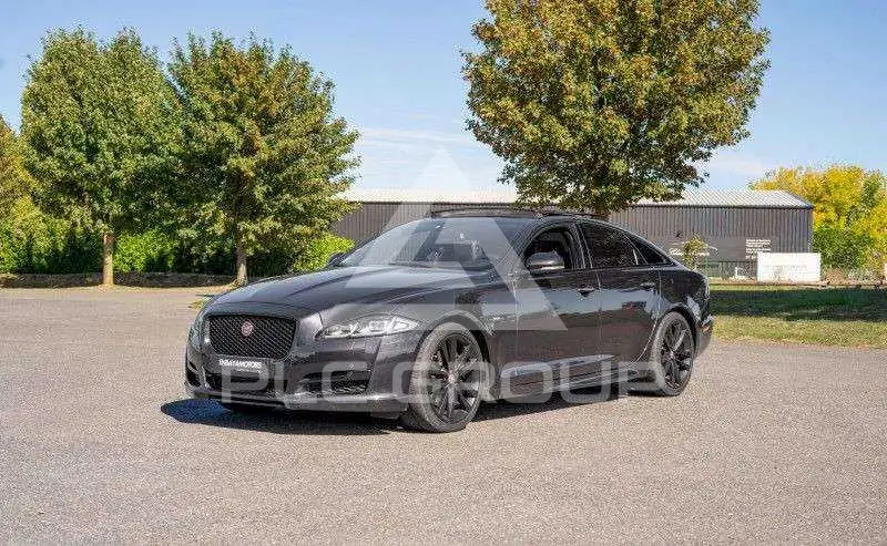2017 Jaguar XJ