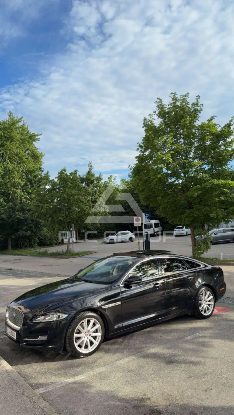 2017 Jaguar XJ