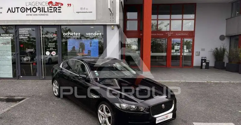 2017 Jaguar XE