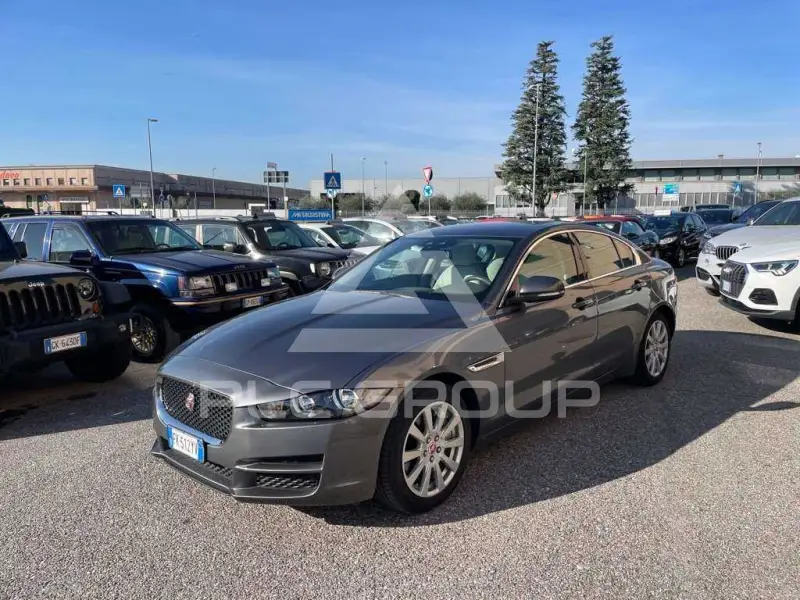 2017 Jaguar XE