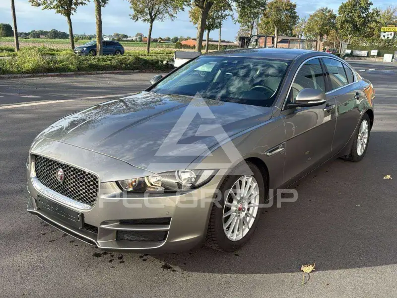 2017 Jaguar XE