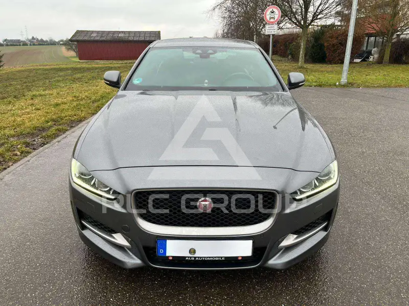 2017 Jaguar XE
