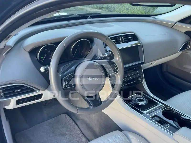 2017 Jaguar XE