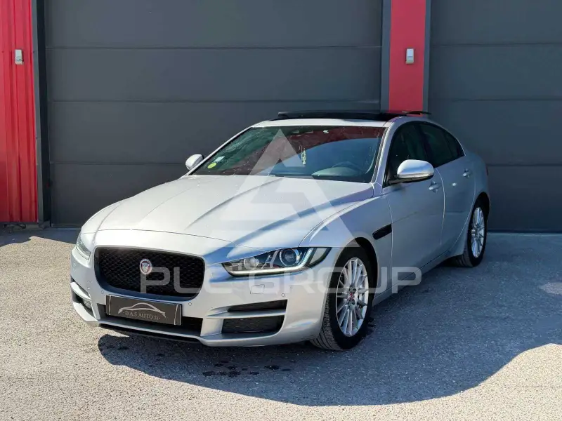 2017 Jaguar XE
