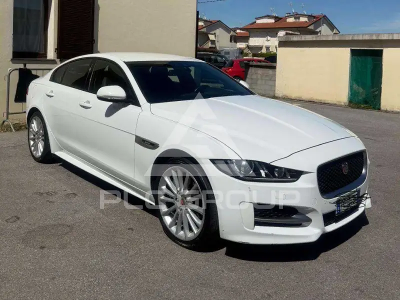 2017 Jaguar XE