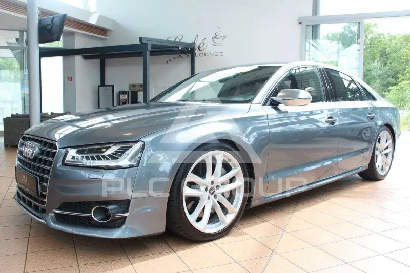 2017 Audi S8