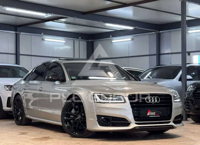 2017 Audi S8
