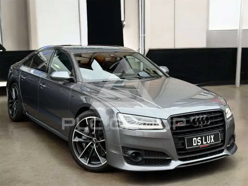 2017 Audi S8