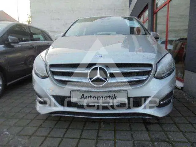 2017 Mercedes Benz B 200