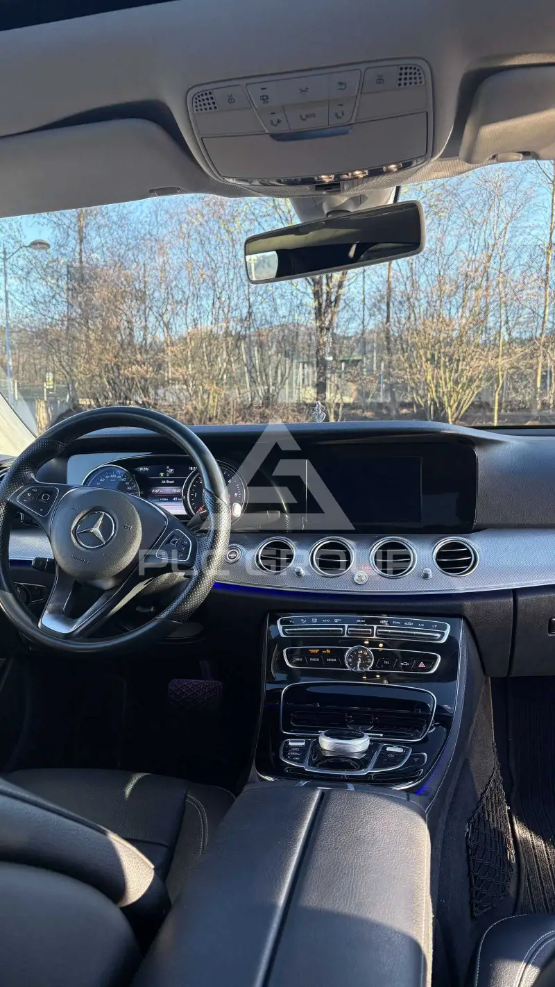 2017 Mercedes Benz E 220