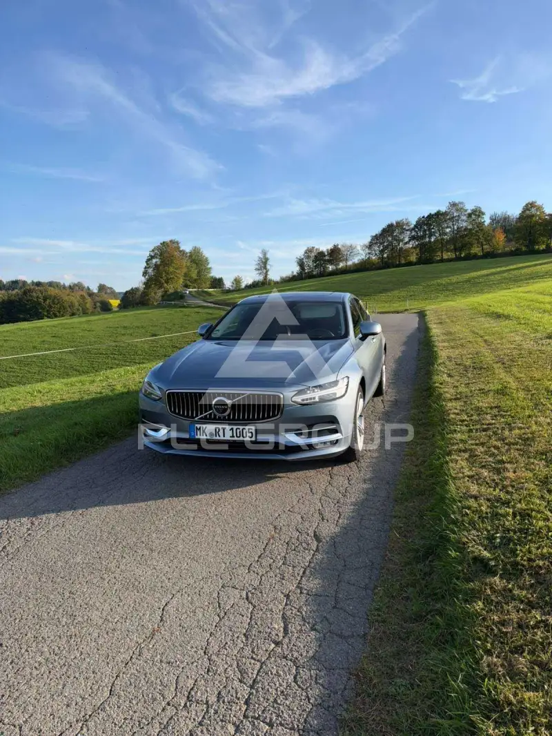 2017 Volvo S90