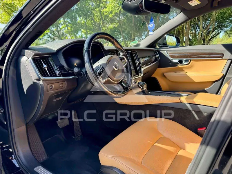 2017 Volvo S90