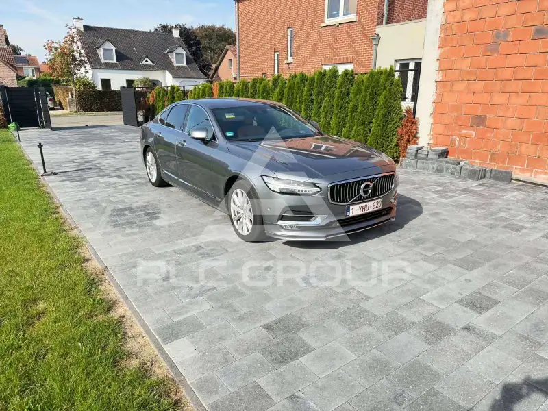 2017 Volvo S90
